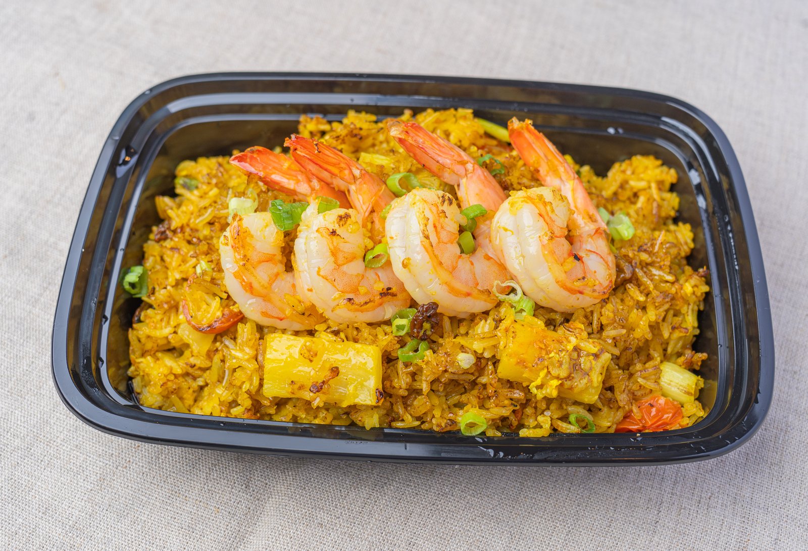 Pineapple fried rice with shrimp - Image 2